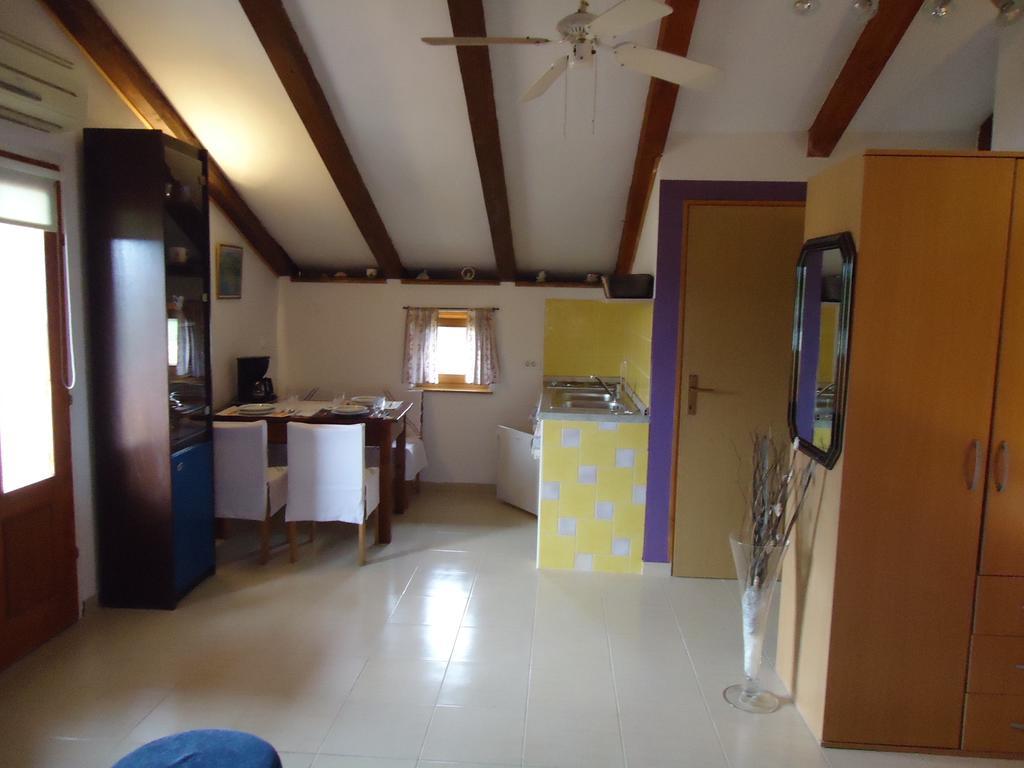 Studio Apartment Nera 로비니 객실 사진